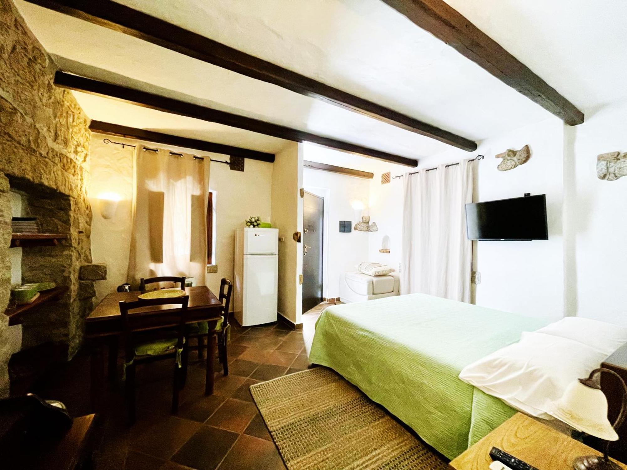 Hotel Amsicora 8 Lt Olbia Esterno foto