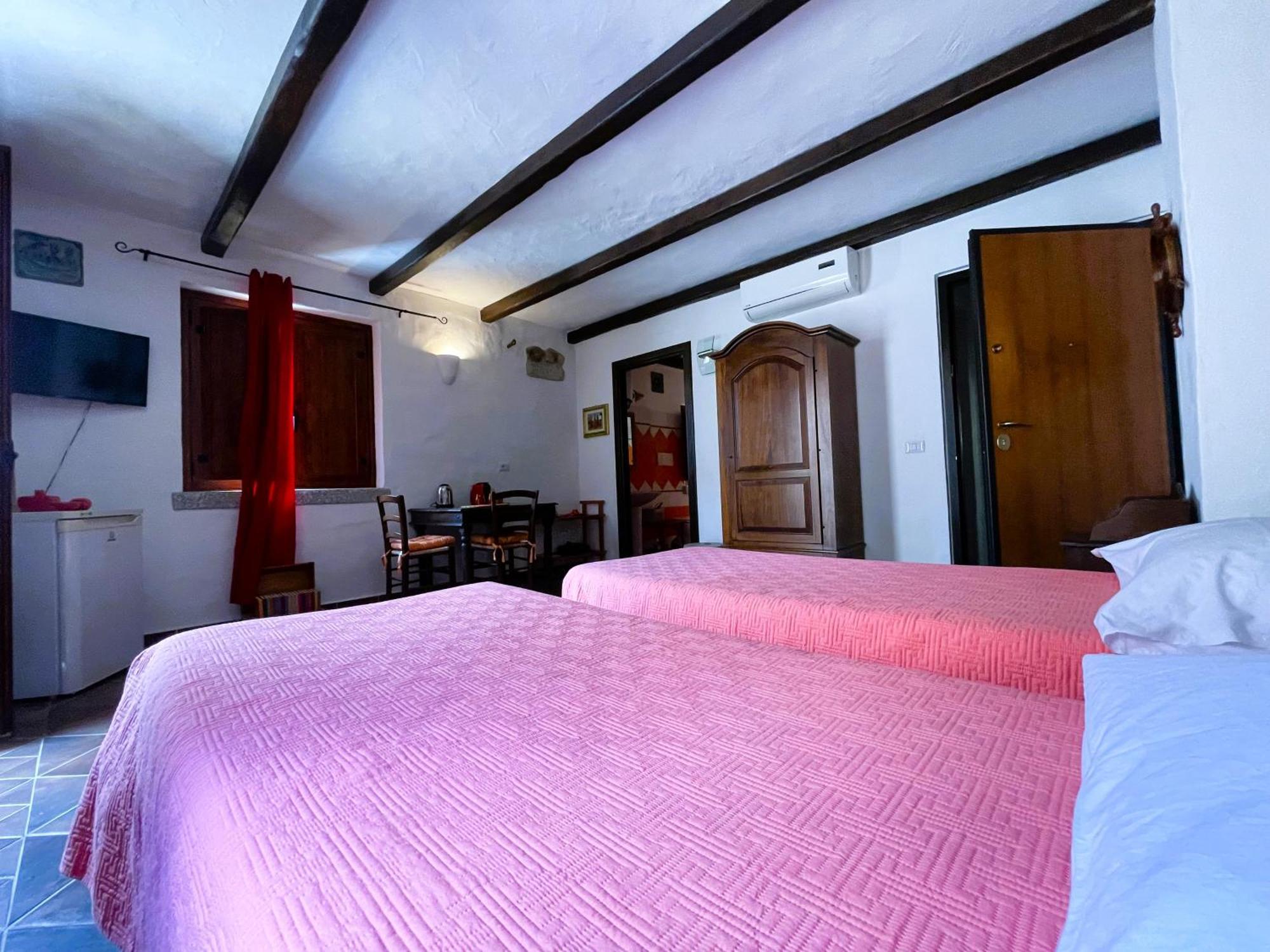 Hotel Amsicora 8 Lt Olbia Esterno foto